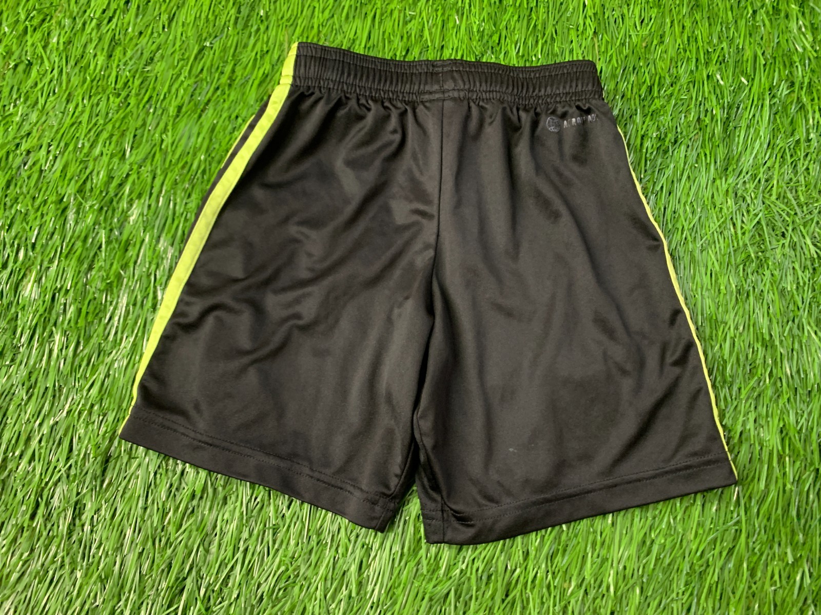 REAL MADRID 2022-2023 FOOTBALL KIT SHIRT JERSEY AND SHORTS THIRD ADIDAS YOUNG XS thumbnail 20