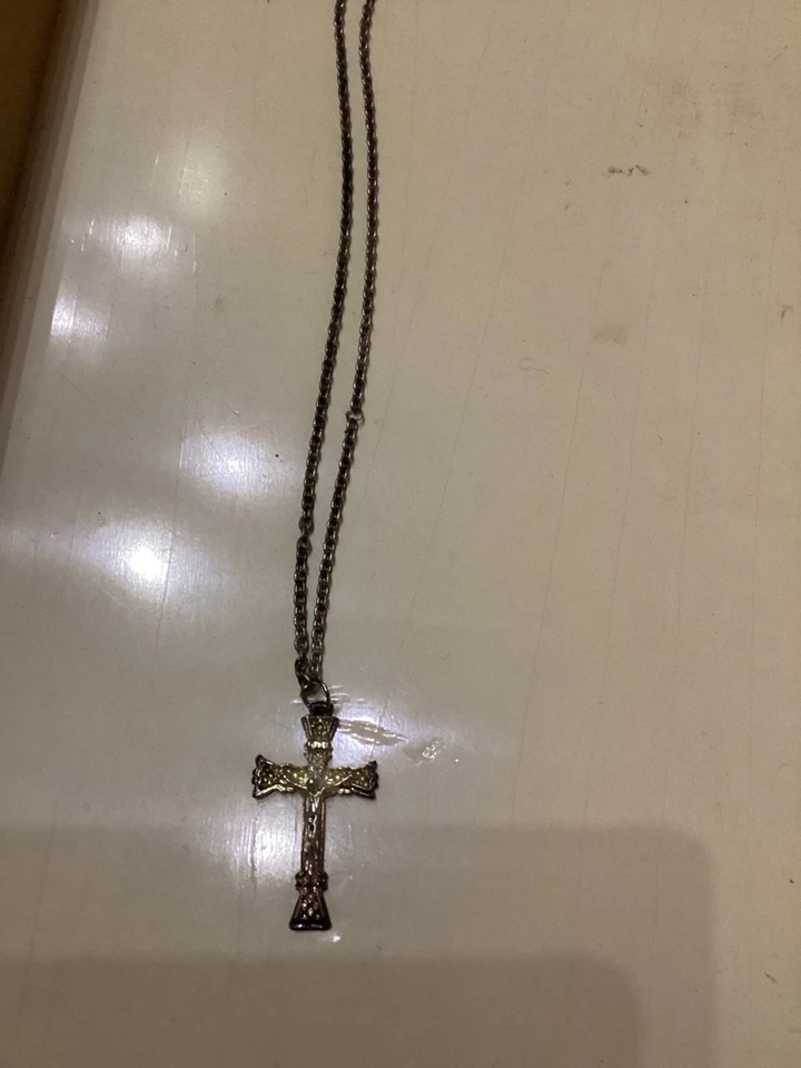 set di collane e ciondoli - Croce, ampolla, delfino, goccia,triangolo,macchina - Immagine 4 di 4