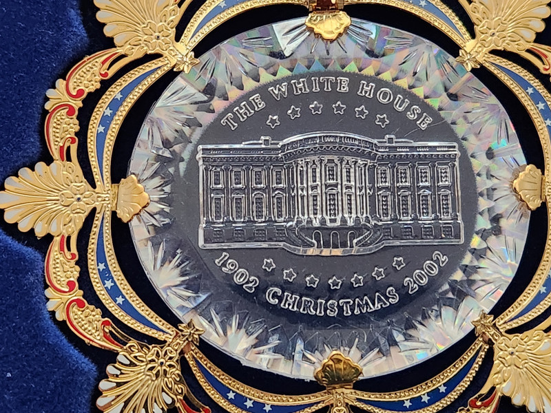 The White House Christmas Ornament 2002 Historical Association Crystal Box Paper