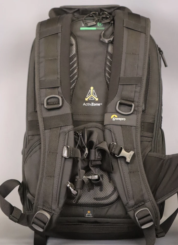 Mochila modular Lowepro ProTactic 350 AW II con cubierta para todo tipo de clima para LaBlack Foto 2 de 3