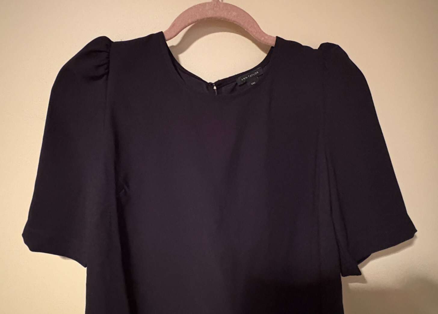 Ann Taylor Women's Black Puff Sleeve Top Size XXS