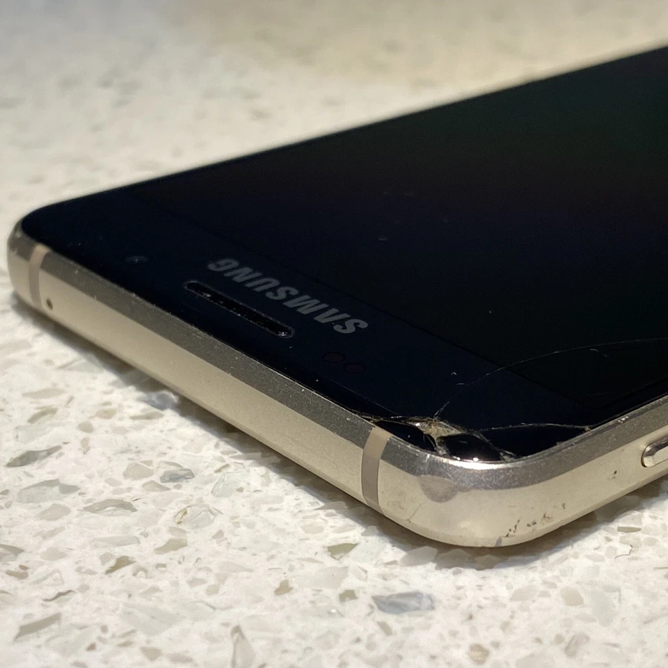 Samsung Galaxy A3 SM-A310F - 16 GB - oro champán #150/DO Foto 3 de 4