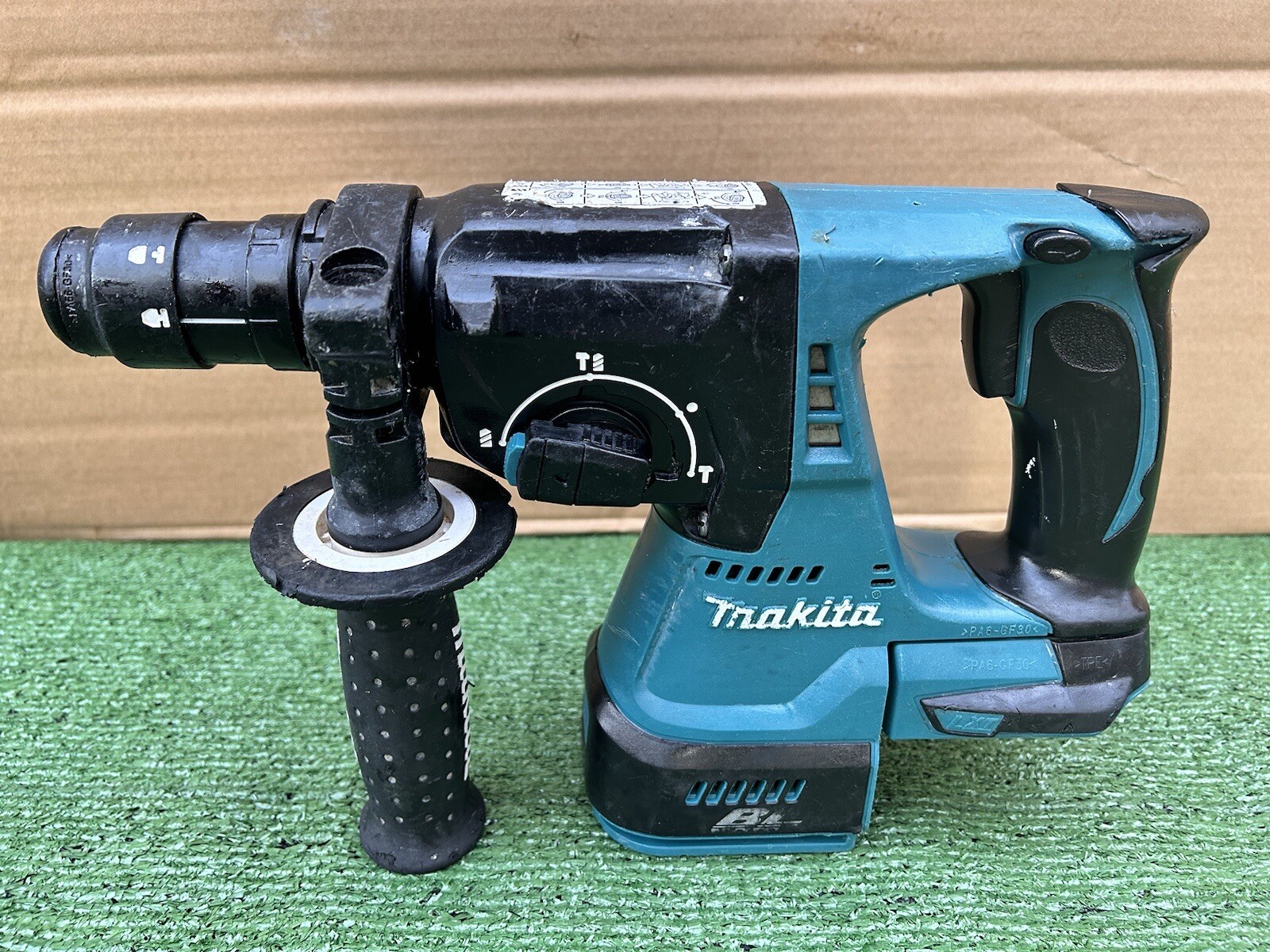 Makita (DHR242Z_DX01) 18V LXT Brushless Rotary Hammer Drill with Dust