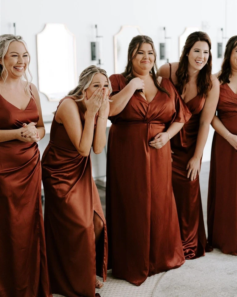 Nuevo con etiquetas Vestido Maxi Dama de Honor Revelry Gwen Satinado Mangas de Ángel Terracota Óxido 26 Foto 3 de 4