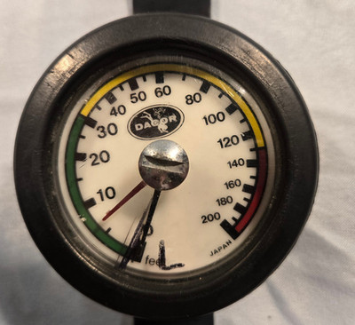Vintage Dacor Analog Depth Guage Rubber Watch