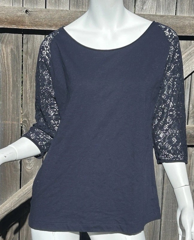 Large Women's Gap Dark Blue Top