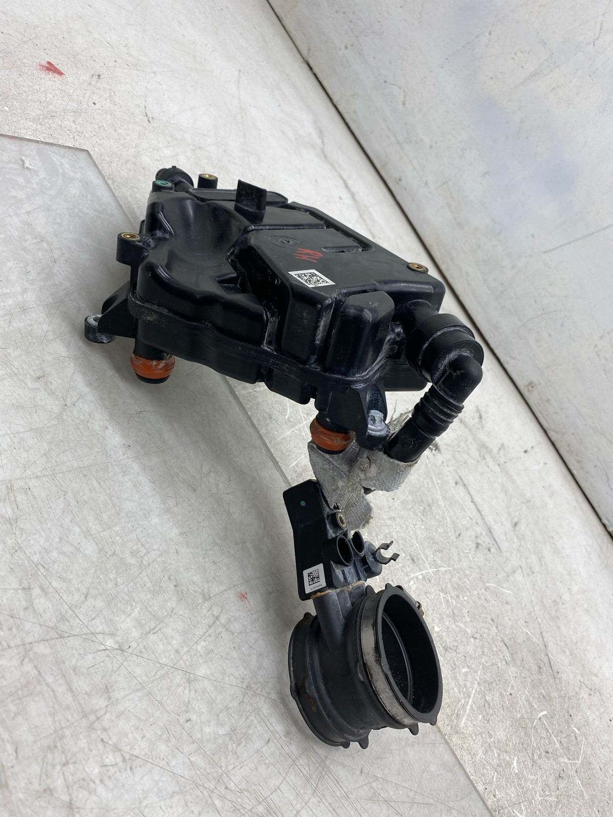 2020-2025 ASTON MARTIN DBX OEM 4.0L RIGHT PCV VALVE OIL SEPERATOR 1770783100