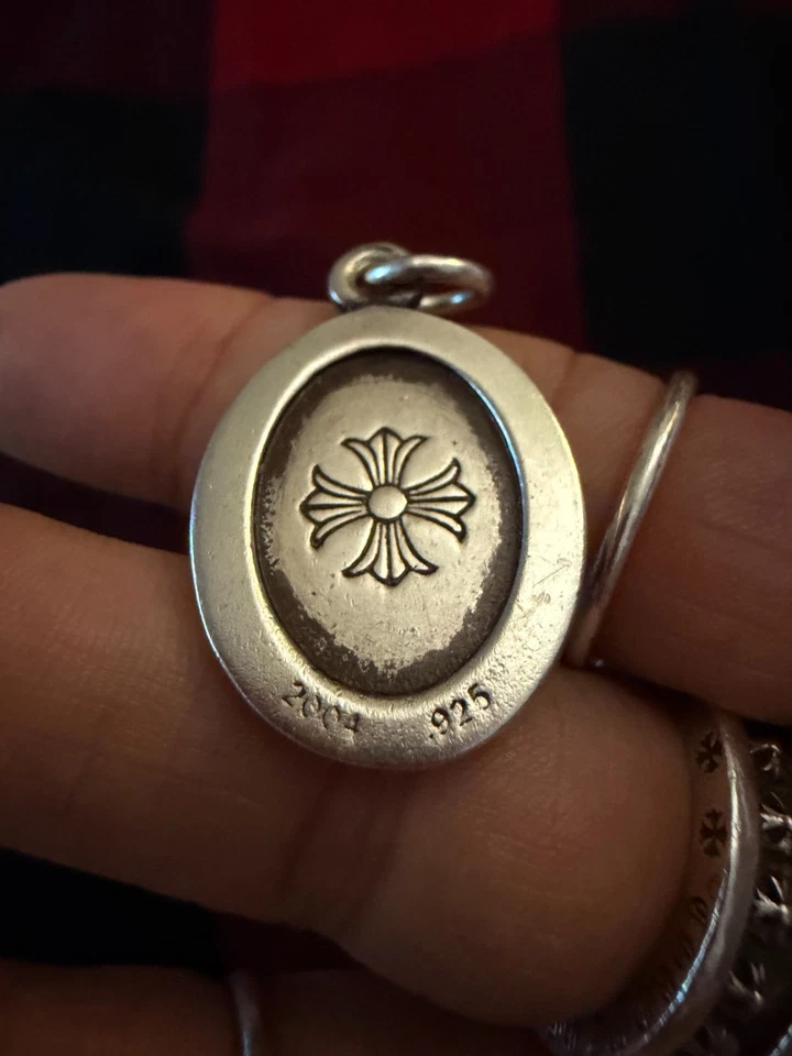 Colgante ángel ovalado corazones cromados plata de ley .925 Foto 2 de 4