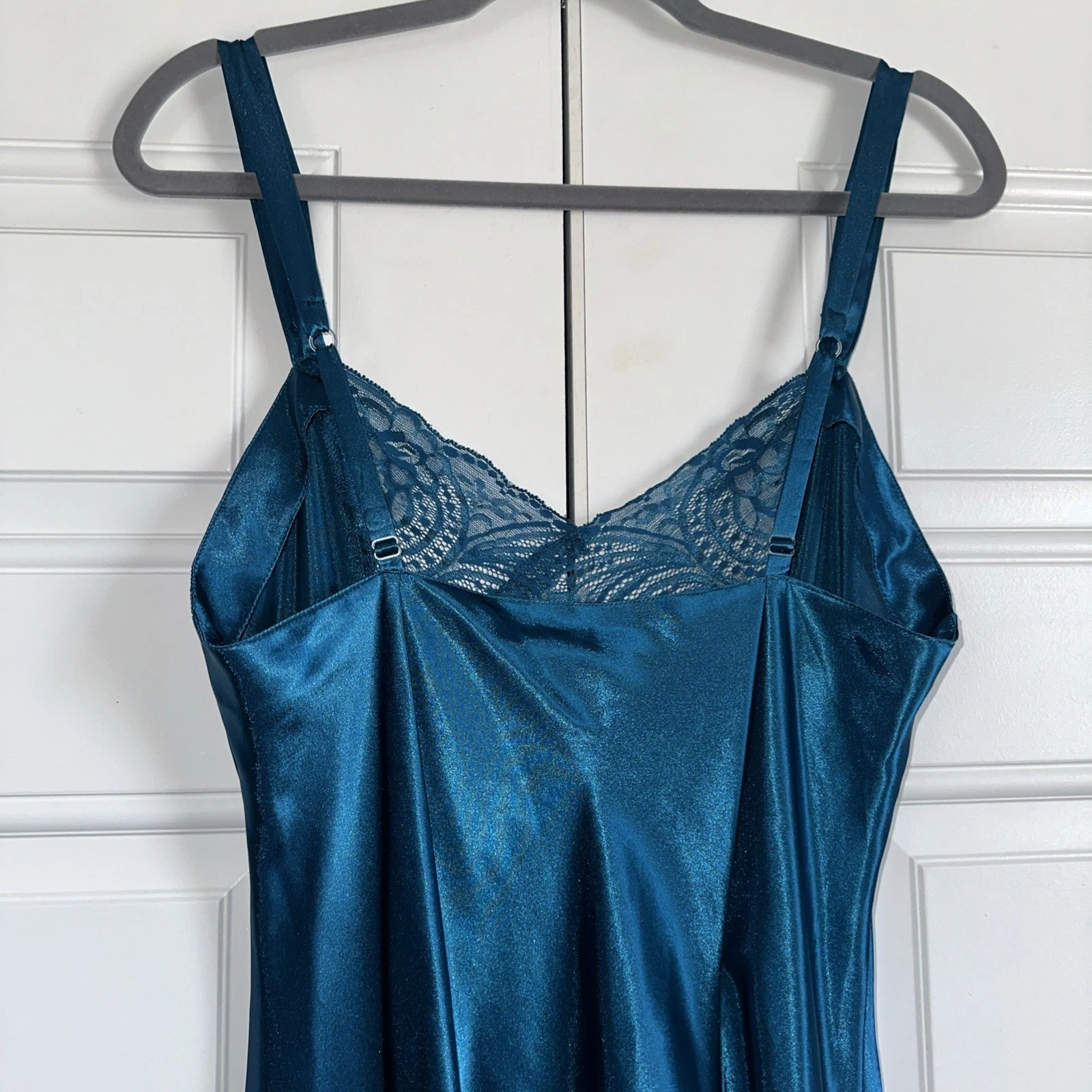 UNDERCOVER Camicia da notte lunga vintage anni 90 Victoria’s Secret slip dress etichetta oro acqua Y2K pizzo