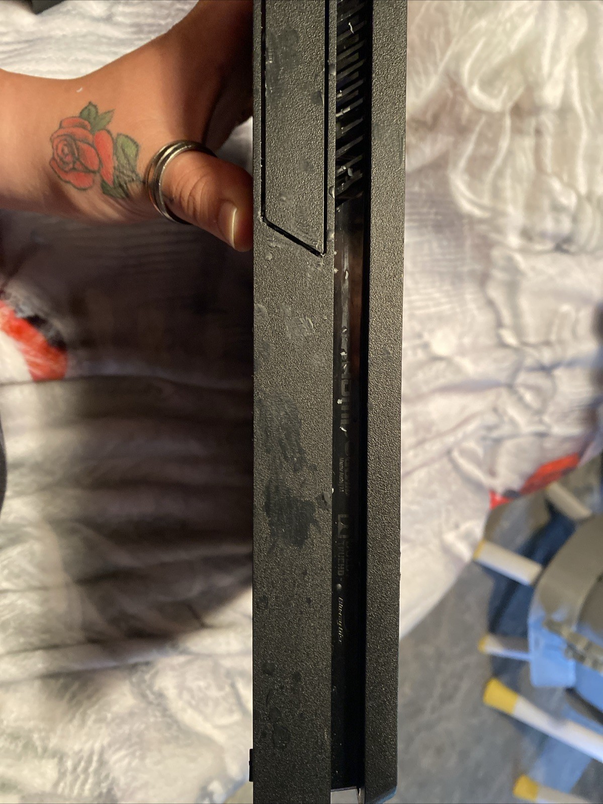 PS4 Slim & PS4. 2 Controllers ( 1 Wireless),2 HDMI CORDS, 2 Power Cords, 3 Games