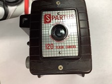 VINTAGE 1950s SPARTUS 120 FLASH CAMERA IN BROWN