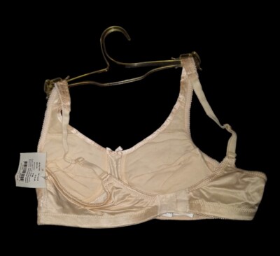 Amoena Bra Pearl Beige Style 2123 Size 34A New Lingerie Store w/ Tags Hanger