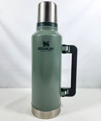 Stanley Classic Legendary 2 Quart Thermos Bottle Folding Handle 20-0125 Green