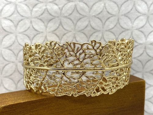 Stella & Dot Leaf Coral Grace Cuff Bracelet Gold Tone
