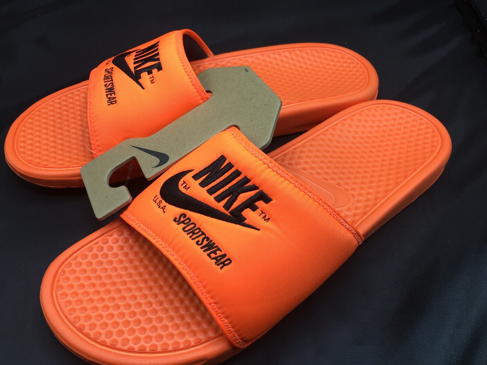 nike flip flops size 15