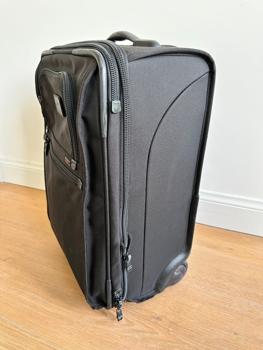 【Ryu】TUMI 22021D2 ALPHA2 Tumi 21” Expandable Alpha 2. Carry-On 2 Wheeled Black