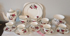 22 PIECES -  SERVICE A CAFE - THE - EN PORCELAINE FINE DE CHINE - ROYAL GRIFTON.