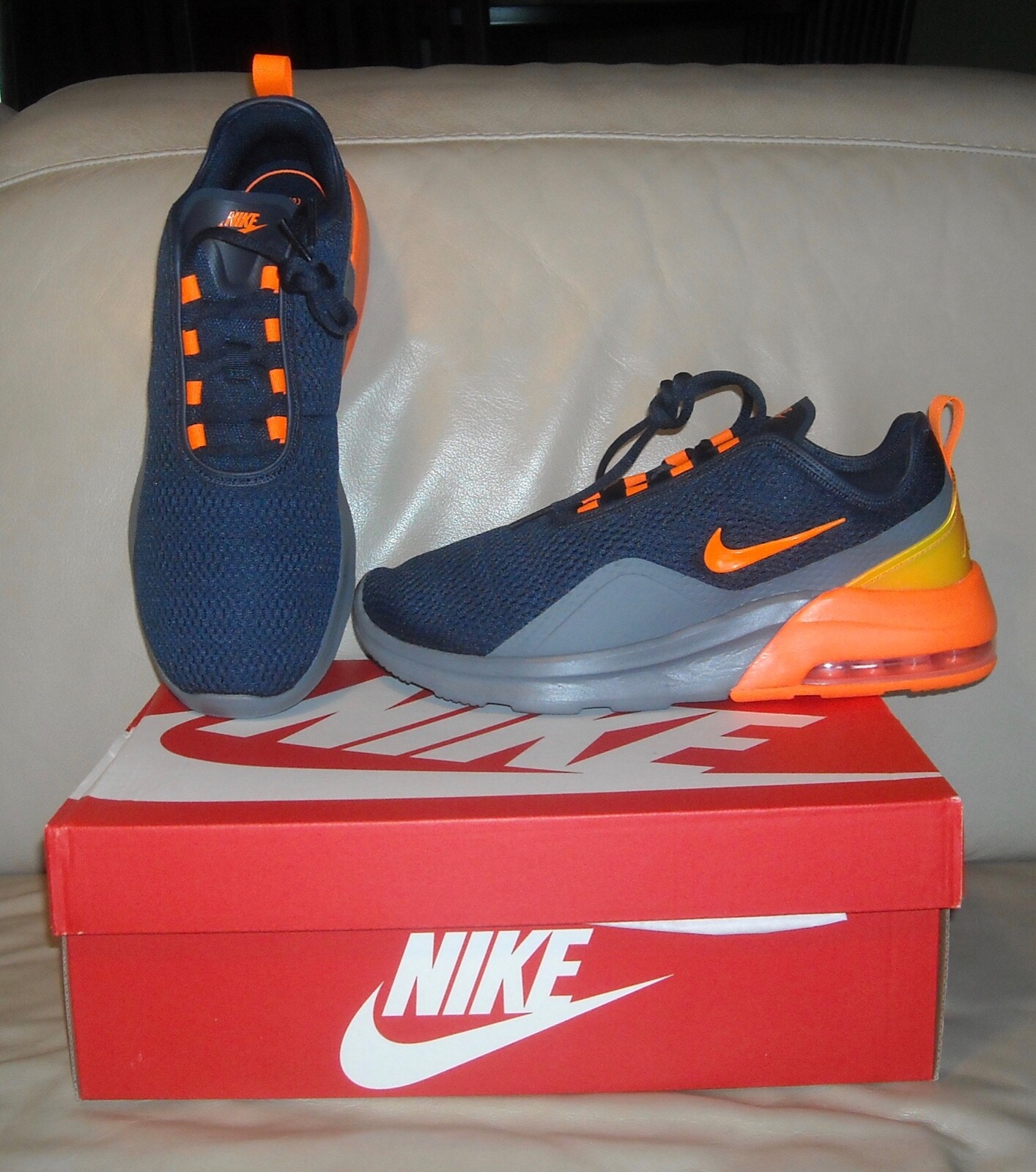 nike air max motion 2 girls trainers