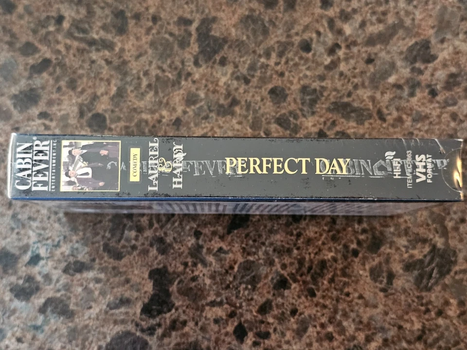 BRAND NEW Laurel & Hardy's Perfect Day (VHS; 1992) RARE Sealed OOP Watermarks Foto 4 de 4