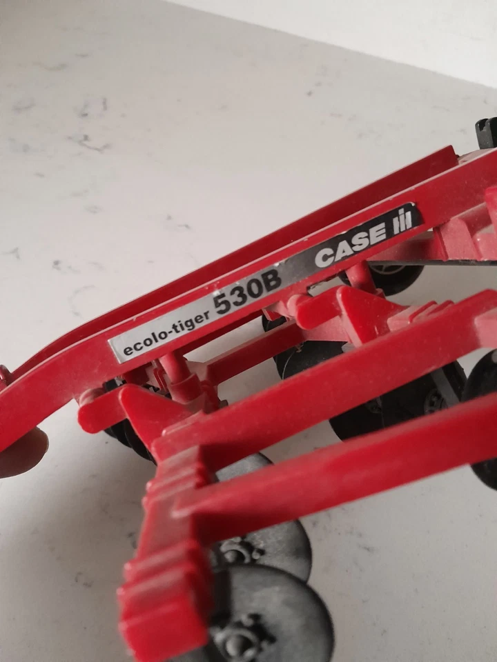 Vintage 1/16 Ertl Farm Toy Die Cast Case IH 530B Tillage Tool/Ripper Implement - Image 2 of 4