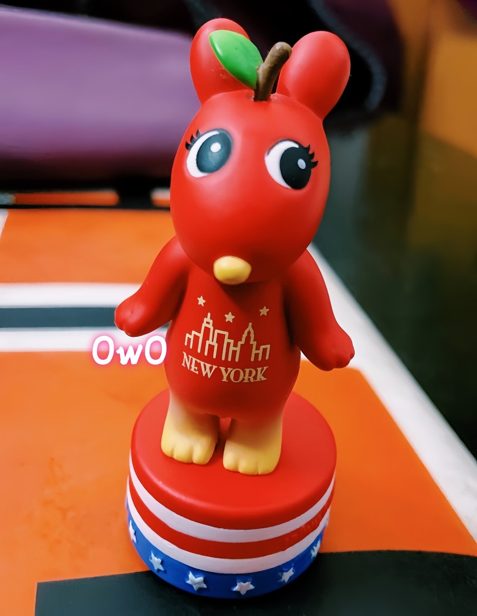 Sonny Angel New York Series Big Apple Robby Angel Figure Secret