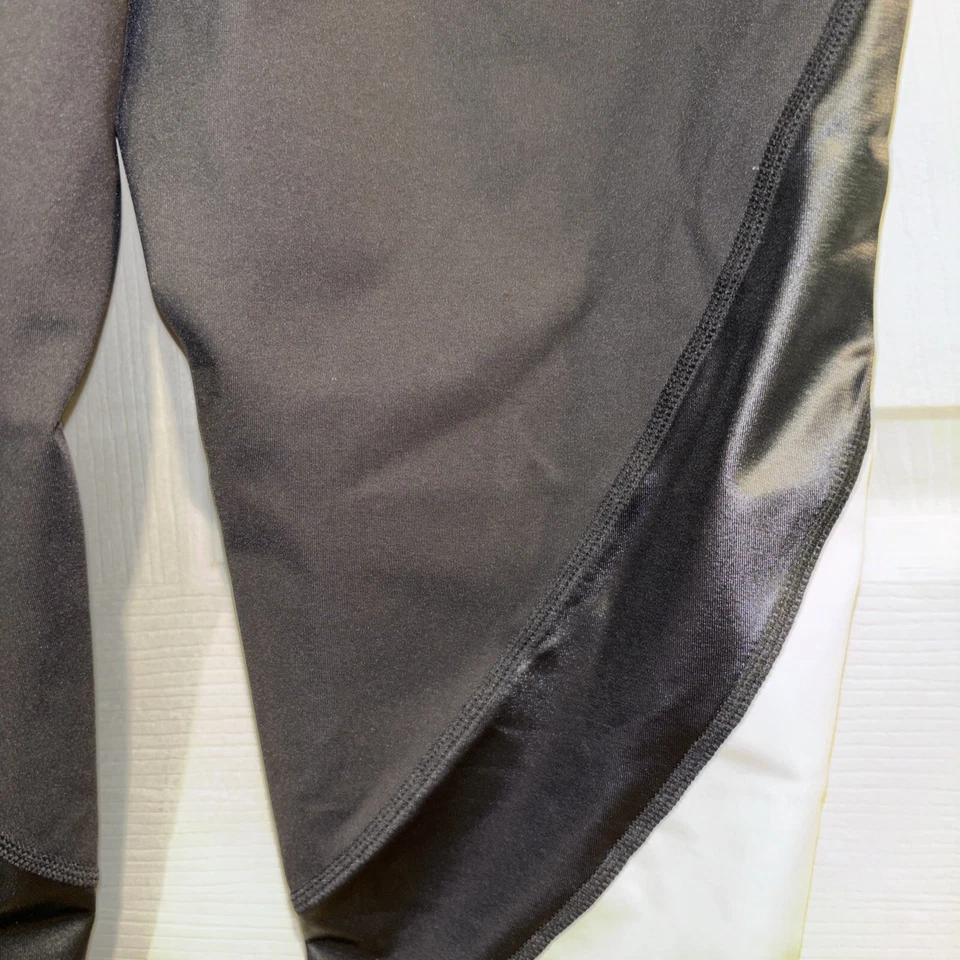 Alala Colorblock  Skinny Leggings Black/White Sz XS High Waist Yoga/Run - Image 4 of 4