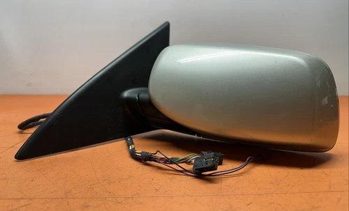 010748 | 2004 05 BMW 645ci Left Door Mirror W/Puddle Lamp W/Reverse Tilt Silver