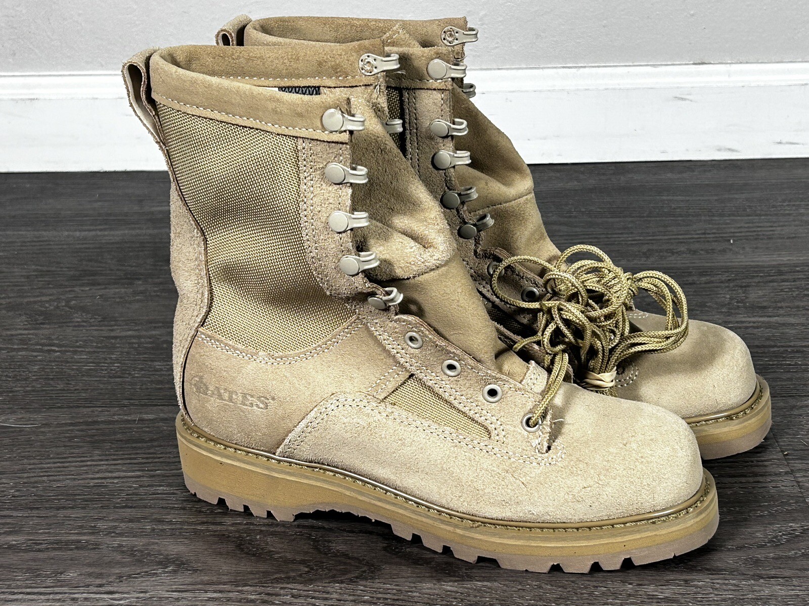 Bates Combat Boots Gore-Tex Lined Vibram Soles Size 7 03-D-0321-image