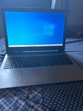 Computer Portatile, funzionante solo tramite caricatore attaccato