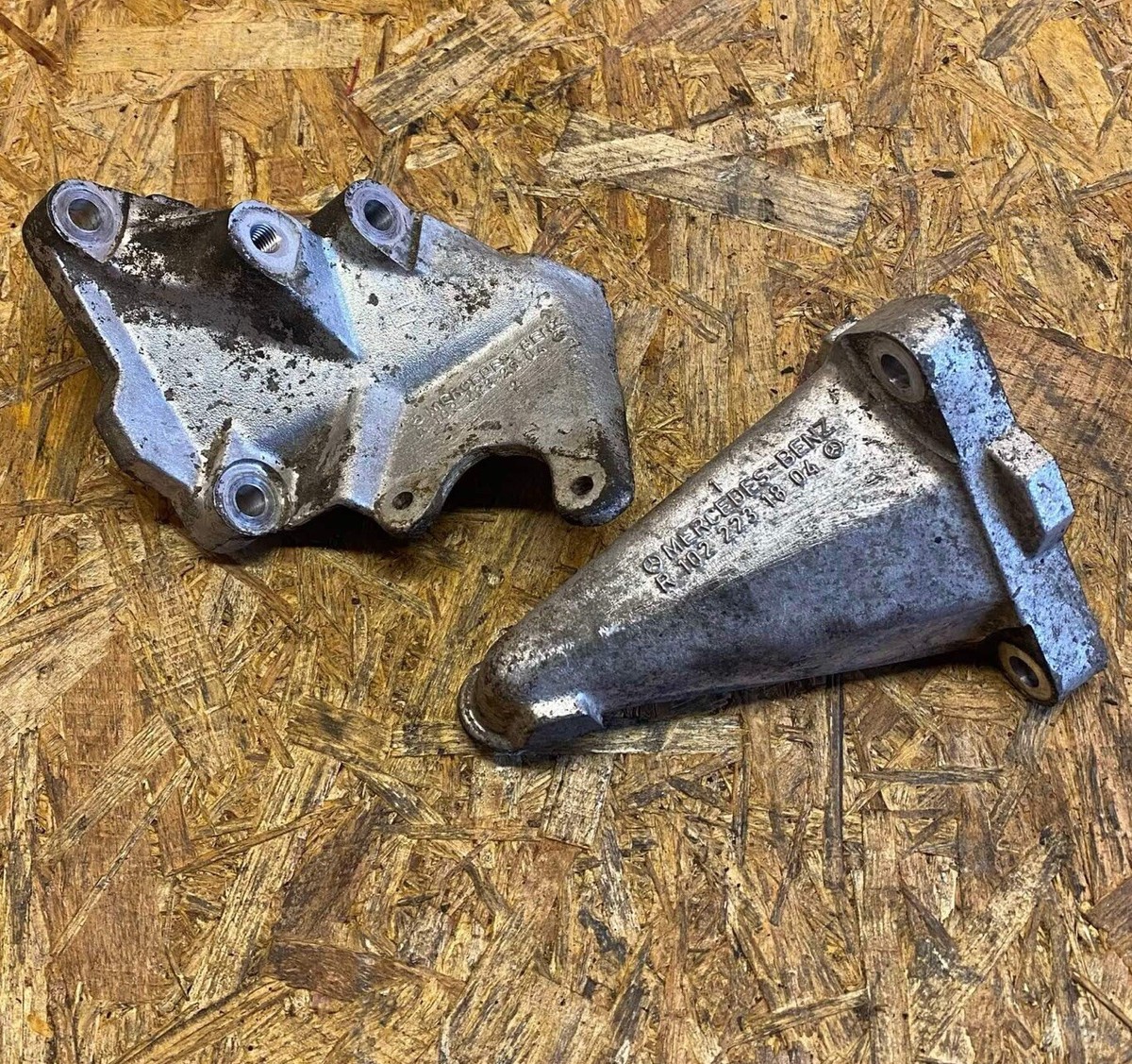 MB-190E-SOHC-4シリンダーエンジンへツト販売 W201 JZ Motor brackets – Xcessive Manufacturing