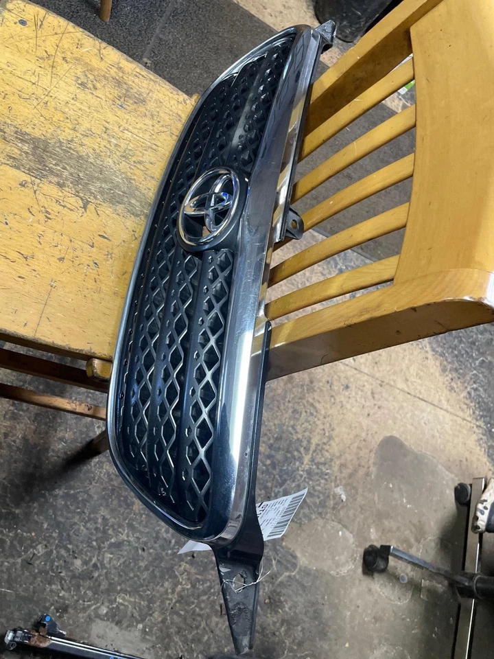Grille TOYOTA COROLLA 03 04 05 06 07 08 Foto 4 de 4
