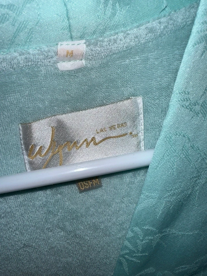 Wynn Las Vegas Grand Spa Steamboat Springs Adult Robe OSFM Blue Terry Lined - Image 4 of 4