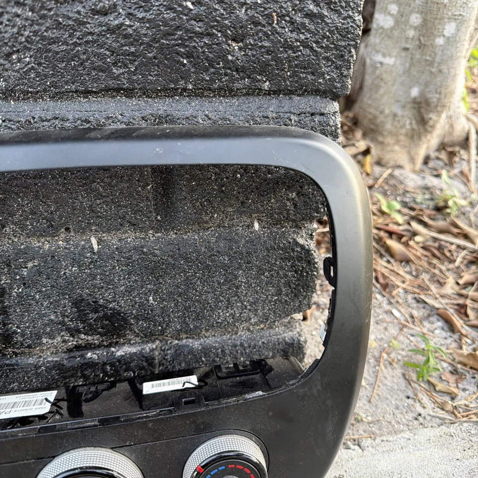 2014-2016 Kia Soul Ac Heater Temperature Control W Bezel Used Oem 97250-b2as0asb - Image 4 of 4