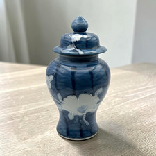 Fitz & Floyd Vintage Camellia Folkart Temple Ginger Jar Blue & White Floral