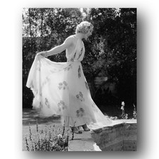 Sonja Henie Photo 8x10 Figure Skating Star Portrait-1
