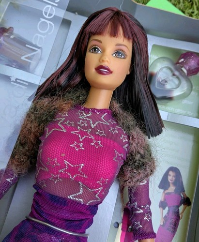 1999 Hollywood Nails Barbie Teresa doll - Picture 3 of 24