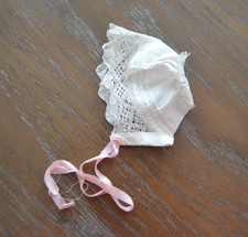 VINTAGE SCALLOPED Lace Trimmed BONNET For Antique VINTAGE BABY DOLLS Silk Ribbon