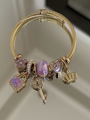 LuxeTreasures Lila Gold Armreif Schlüssel Krone Schloss Charms Perlen Armband Geschenk fertig