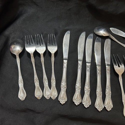 Lot Of 15 Rogers Precious Rose Forks Spoons Knives Butter Spreader & Sugar Spoon - Picture 10 of 11