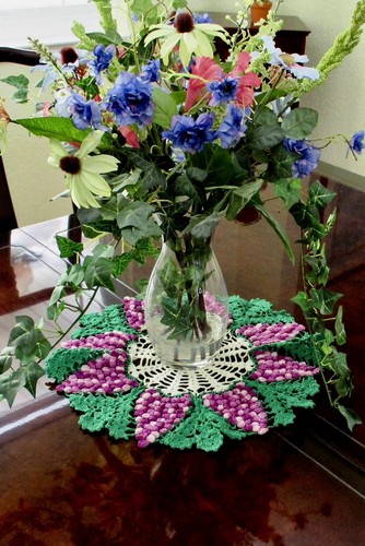 Vintage Hand Crocheted Doily Purple Grapes on Green & White 16” - Picture 2 of 2