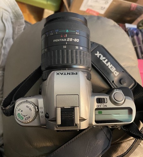 Pentax ZX-10 SLR with 28-80mm 3.5-5.6 With Carrying Case For Parts - Picture 7 of 13