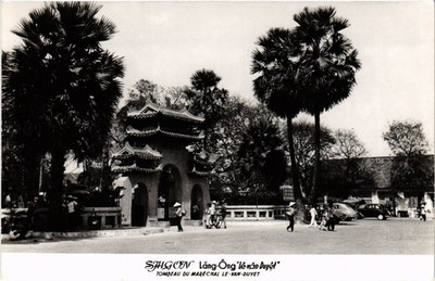 Old postcard VIETNAM SAIGON - Tomb of Marshal le-van-duyet (301201)