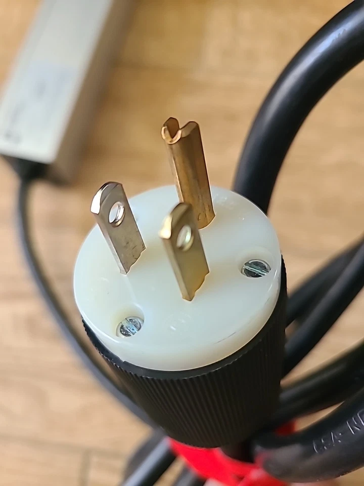 NEW Hammond 1589T6C1 Wall Mount Rack Power Strip 6-Outlet 120v 20A 8Ft Cord - Image 3 of 4