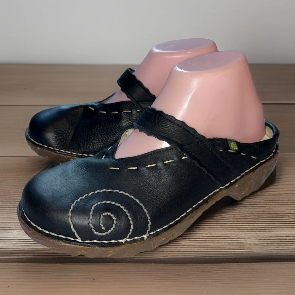 Zueco para mujer El Naturalista Yggdrasil Mary Jane cuero negro EU 38 US 8 Foto 3 de 4