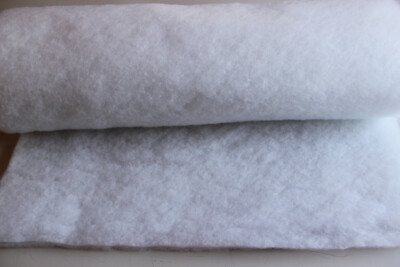 Volumenvlies, Steppwatte, 400 g/m², Br: ca. 150 cm, Mat: 100% PE, flammhemmend