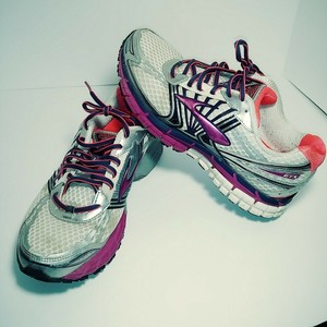 brooks adrenaline gts 14 size 10