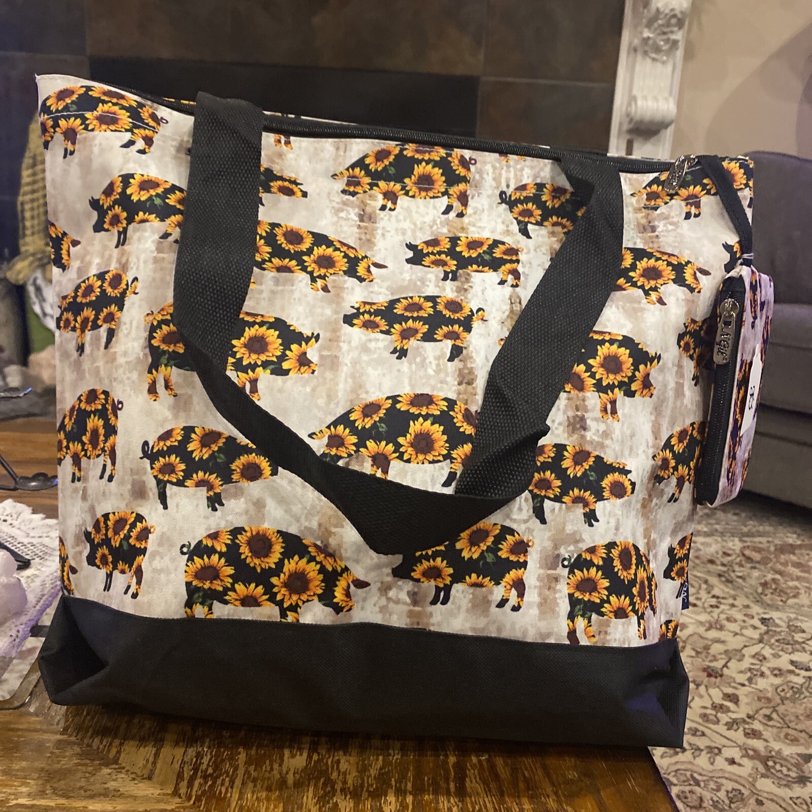 Brand New Tote With Sunflower And Pigs