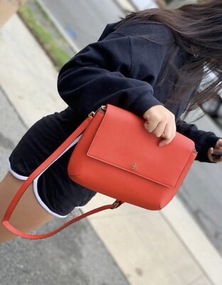 未使用★TORY BURCH レザー ラウンドファスナー レッド 9009170 トリーバーチ レザー ラウンドファスナー 長財布 ロングウォレット