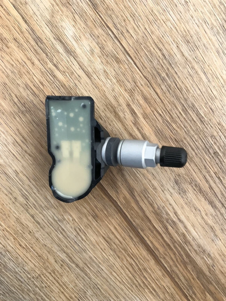 Set of 4 - Original TPMS RDK RDC - 2018 2019 Audi TT RS (5Q0 907 275 B) - Image 4 of 4