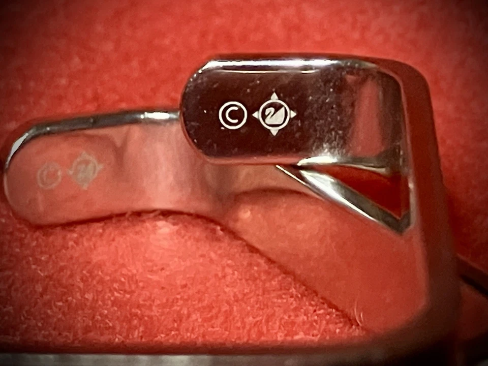 Par de brazaletes cuadrados Swarovski Mod blanco y negro - esmalte con cristales negros y transparentes Foto 2 de 3